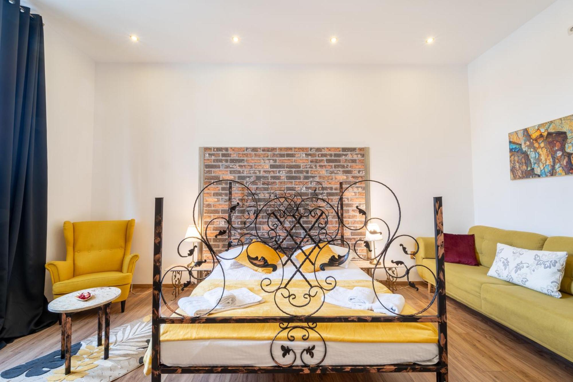 Cozy Spacious 5 Star Accommodation In The Heart Of Historic Center كلوج-نابوكا المظهر الخارجي الصورة